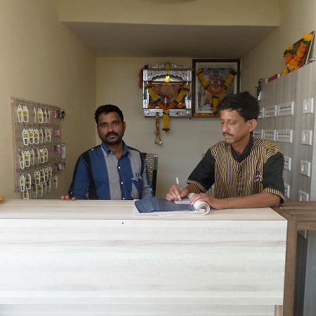 Hotel Riya-Raj Lodging Titwala Exteriér fotografie